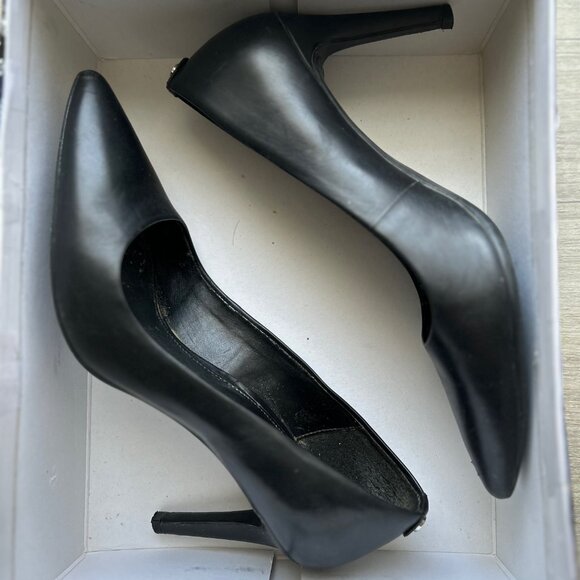 7.5 black Michael Kors heels - Picture 2 of 6
